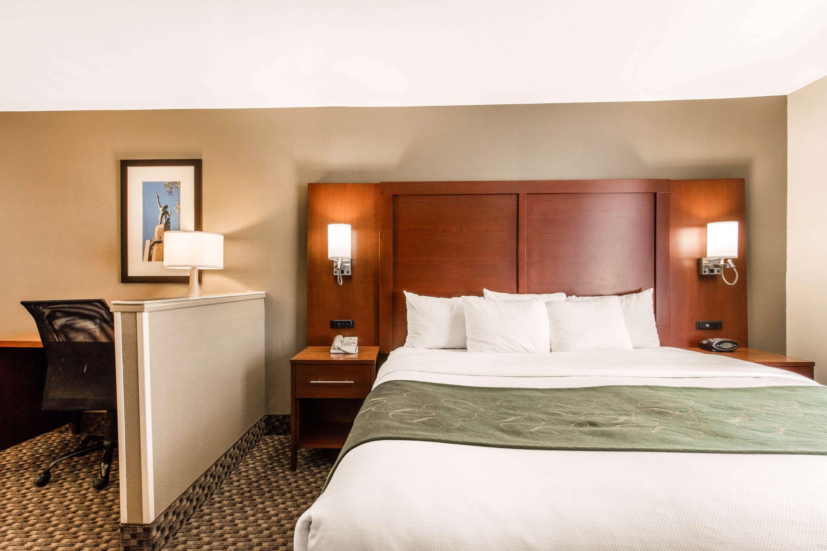 Comfort Suites Tuscaloosa Near University Экстерьер фото