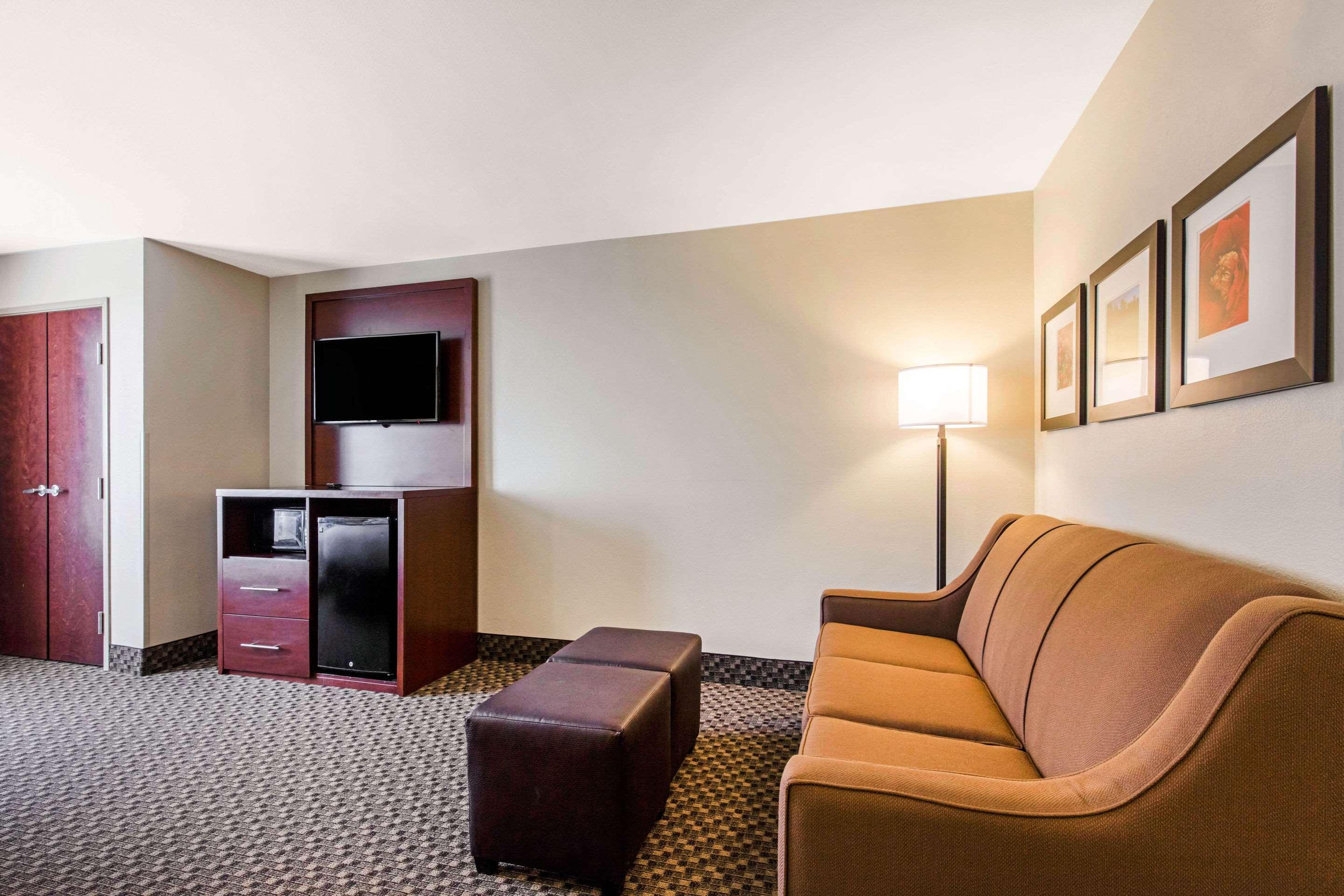 Comfort Suites Tuscaloosa Near University Экстерьер фото